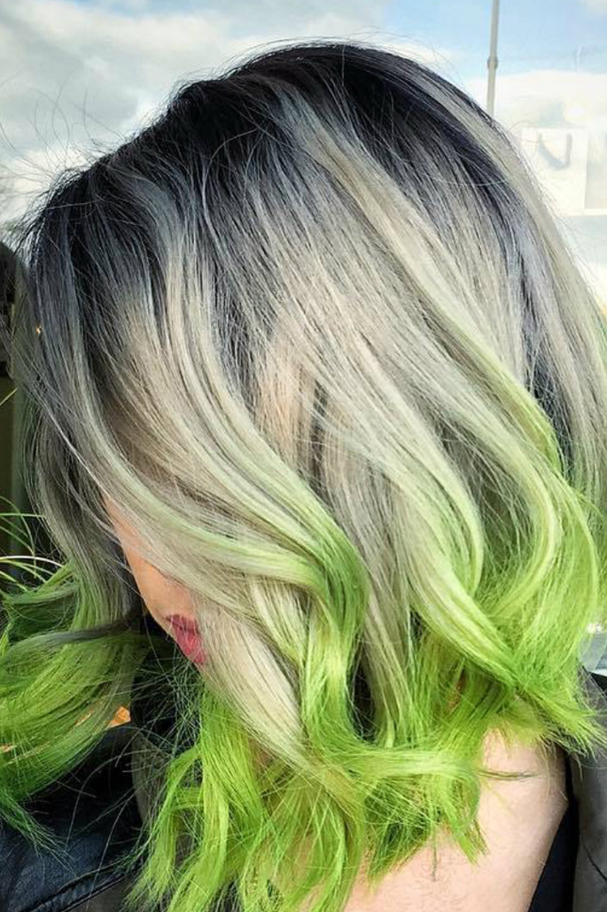 Зеленые концы. Зелёные кончики волос. Зеленые кончики на светлых волосах. Зелёные пряди на русых волосах. Окрашивание в зеленый цвет.