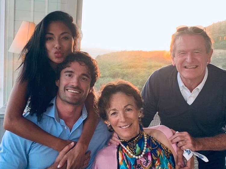 Знакомство с родителями: Николь Шерзингер и ее бойфренд Том Эванс улетели в Португалию для встречи с его семьей Звезды,Звездные пары