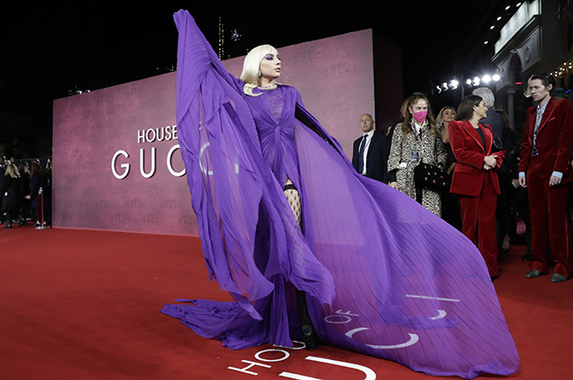 Сальма Хайек, Леди Гага, Джаред Лето и другие на премьере фильма "Дом Gucci" в Лондоне Красная дорожка