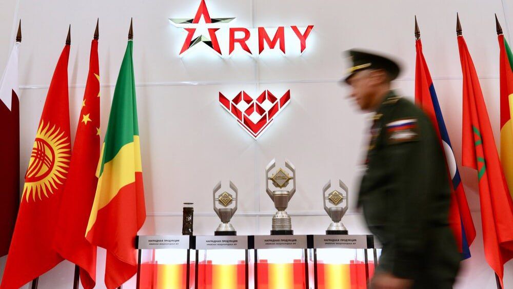 На форуме «Армия-2022» показали захваченный у ВСУ эстонский бронеавтомобиль Mamba