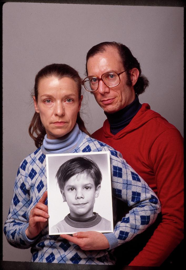 Тру-крайм: он стал первым пропавшим ребенком, чей портрет напечатали на пакете молока — история Итана Патца Итана, мальчика, Рамос, Стэнли, Джули, когда, несколько, Патца, Эрнандес, тюрьме, детей, чтобы, именно, полиции, Эрнандеса, только, домой, спустя, портрет, после