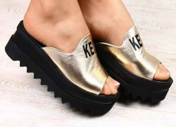 Едем на море: самые модные шлепанцы 2019 года 