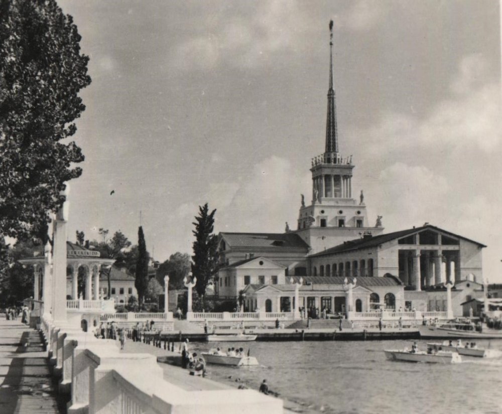 Морской вокзал Сочи, последняя точка маршрута Сталина.