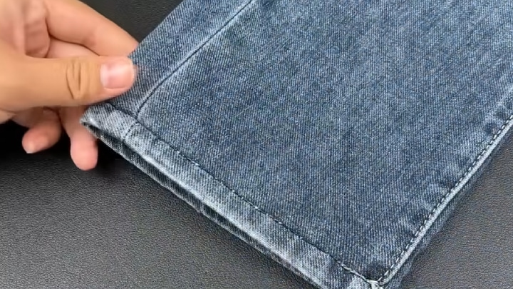 Подшейте длинные джинсы за 5 минут! Два трюка: с сохранением фабричного шва и без мастер-класс,шитье