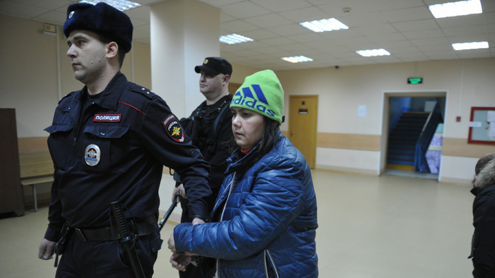 "САВСЭМ НЭ ВИНОВАТЫЙ": ОТРЕЗАВШАЯ РЕБЁНКУ ГОЛОВУ ВЫХОДИТ НА СВОБОДУ