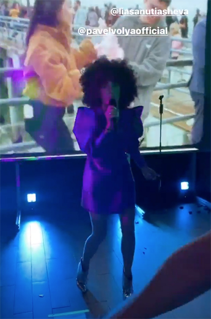 Танцы под Zivert, нежности с мужем и шутки Харламова: как Ляйсан Утяшева отпраздновала 35-летие Танцы под Zivert, нежности с мужем и шутки Харламова: как Ляйсан Утяшева отпраздновала 35-летие Хроника