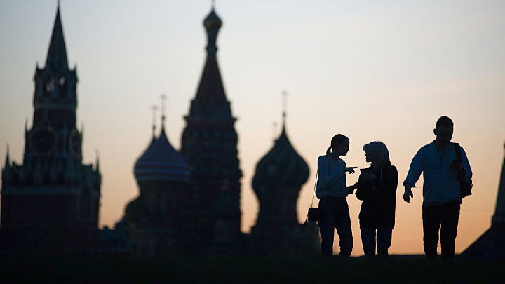 РУССКИЕ РВУТСЯ В РОССИЮ. НО БЮРОКРАТЫ НЕ ПУСКАЮТ