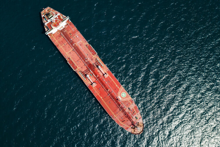 Западные страны запретят морские перевозки российской нефти. С одним условием