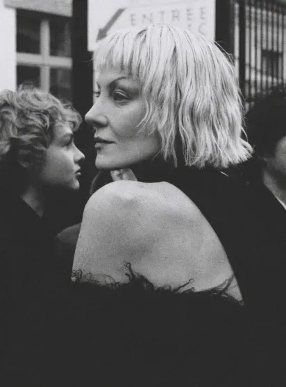 Рената Литвинова выгуляла модные образы на показах в Париже ЛитвиноваРената, Рената, Литвинова, подиум, актриса, вышла, чёрном, Riches, Enfants, Gaultier, Demeulemeester, пришла, рамках, Недели, показе, ранее, Chanel, принадлежит, Chloe, Schiaparelli