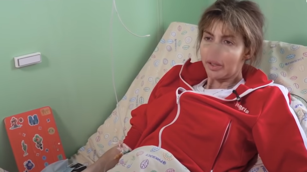 Алиса Аршавина пожаловалась на «порезанный живот и перевязанные ноги» Шоу-бизнес