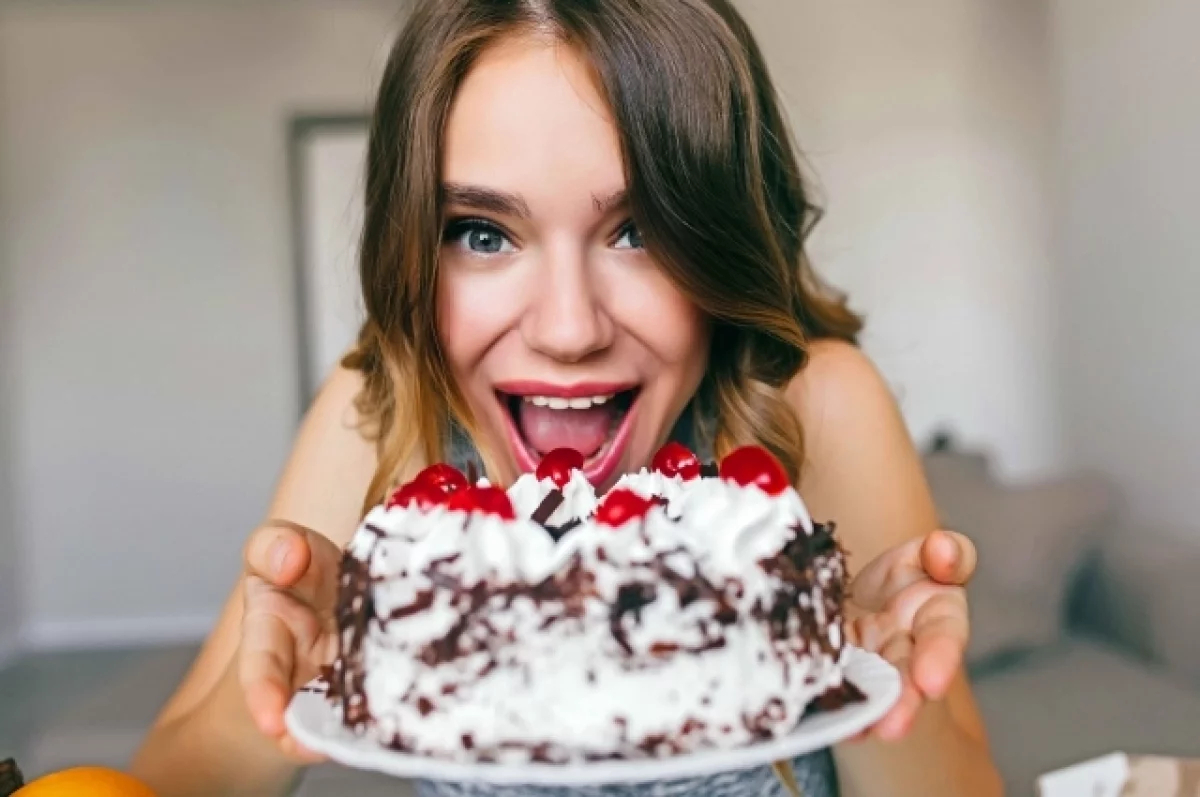 Диетолог Белоусова рассказала как выбрать торт и не навредить фигуре