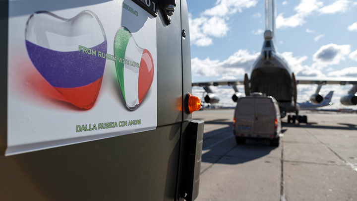 La Stampa - против, итальянцы - за: "Русский десант" в Италии заставляет Запад скрипеть зубами геополитика
