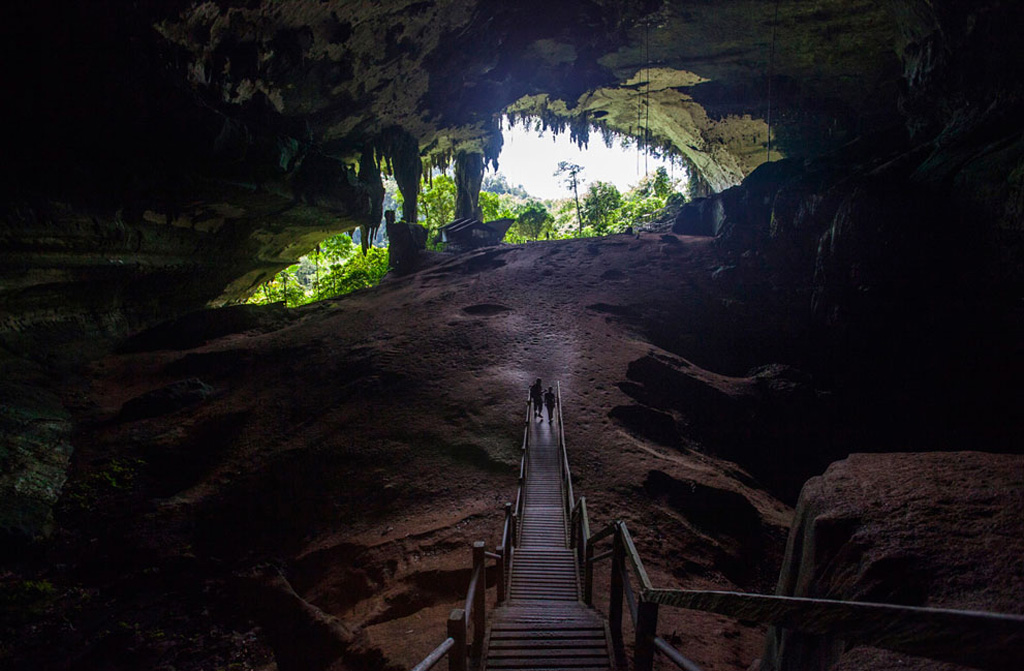 20 потрясающих фотографий пещер