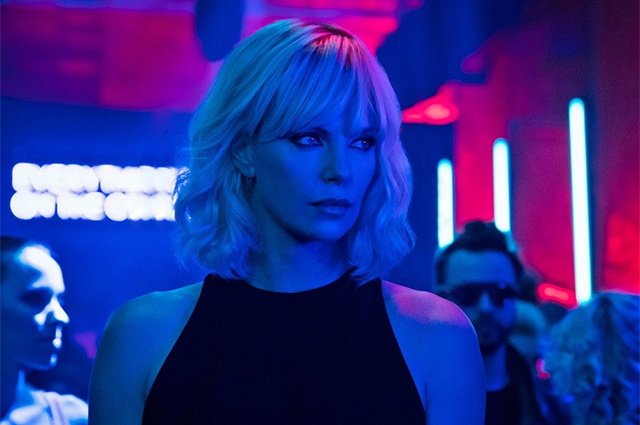 Подарки ко Дню матери в стиле культовых фильмов: отправляемся в путешествие по миру Подарки ко Дню матери в стиле культовых фильмов: отправляемся в путешествие по миру Новости моды