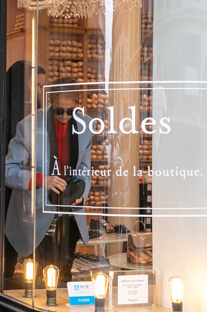 Водолазные костюмы, джинсы-варенки и улица Сезам: Селин Дион продолжает удивлять своими образами Водолазные костюмы, джинсы-варенки и улица Сезам: Селин Дион продолжает удивлять своими образами звездный стиль