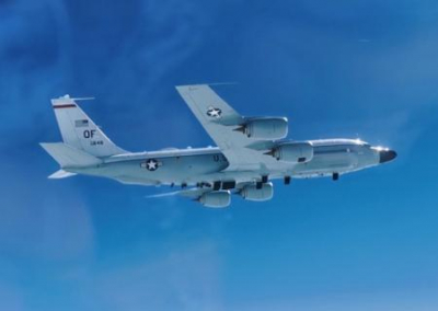Самолет-разведчик  ВВС США RC-135 Joint Rivet шесть часов летал над Украиной