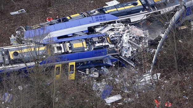 В столкновении двух пассажирских поездов обвинили заигравшегося в игры диспетчера
