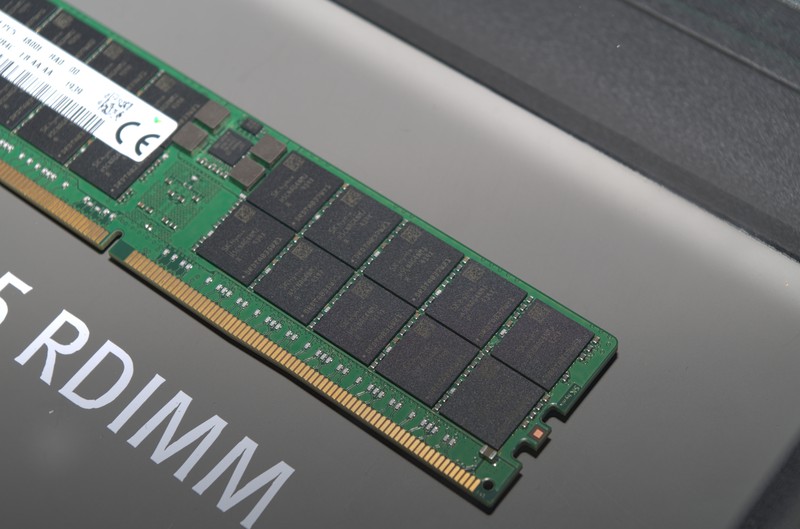 Первый взгляд на DDR5 RDIMM — память нового поколения памяти, чипов, передачи, позволит, также, данных, поколение, первые, Предполагается, производительность, будет, энергопотребление, снизит, Новое, производство, тестовое, плотность, начала, DDR5Micron, повышенную