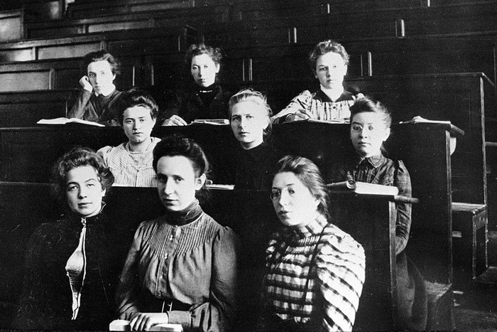 Были ли русские девушки девятнадцатого века кисейными барышнями?