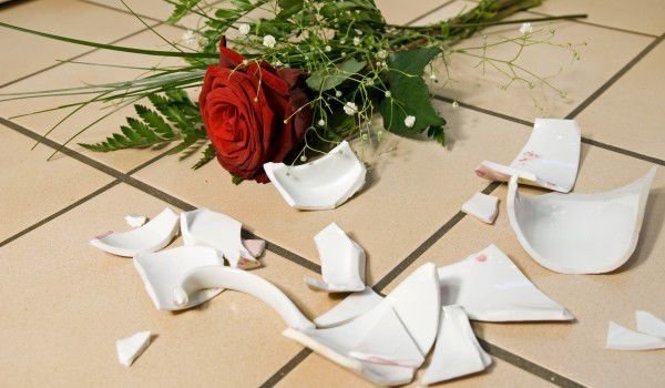 Почему негативные действия вызывают страдания и боль