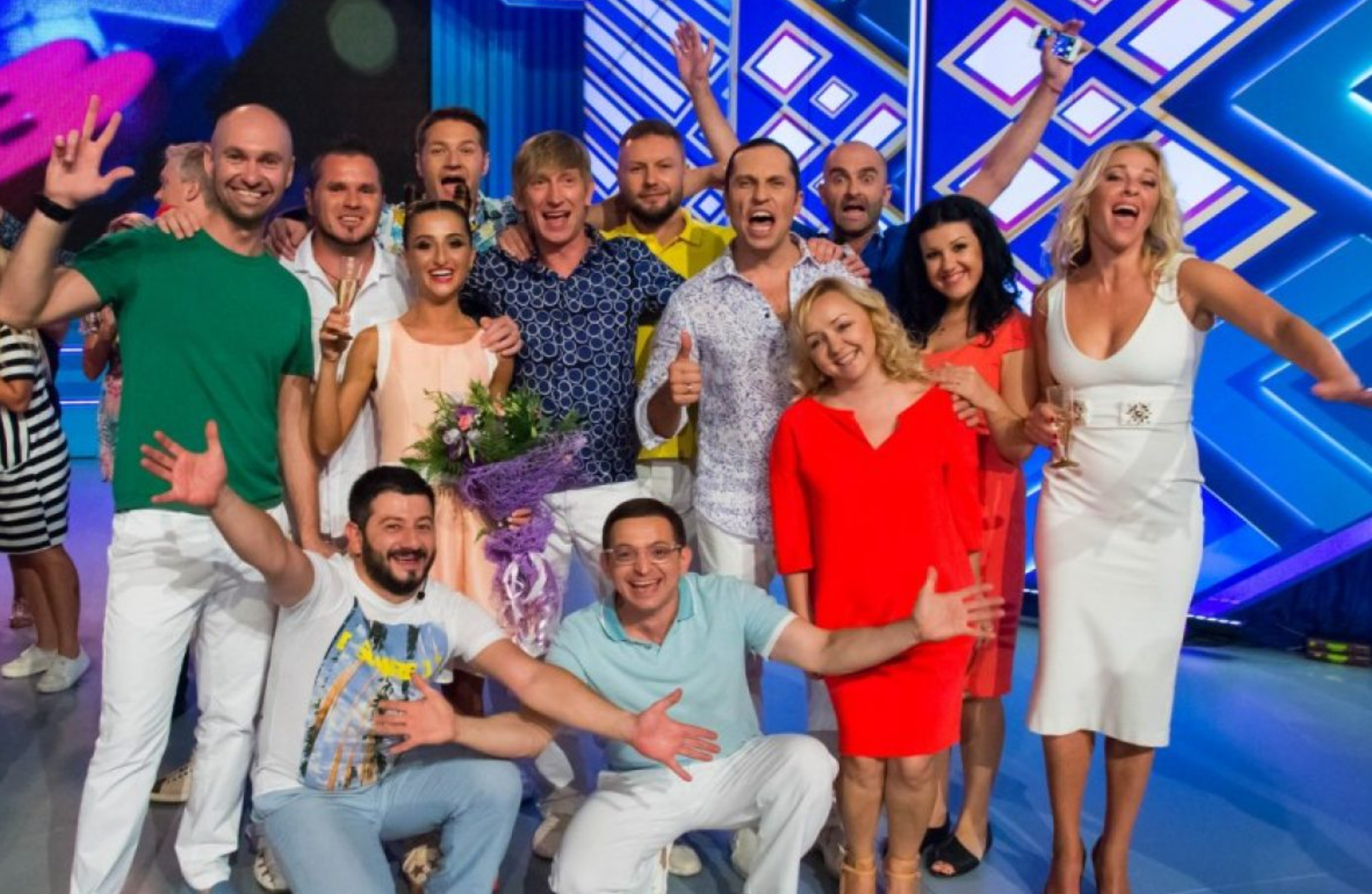 Погибла звезда команды КВН «Утомленные солнцем» Елена Рыбалко — что о ней известно Рыбалко, Елена, солнцем», «Утомленные, сейчас, команды, троих, вместе, месте, время, Стешенко, только, артистки, подарил, Елене, семью, жизни, одном, победы, своих