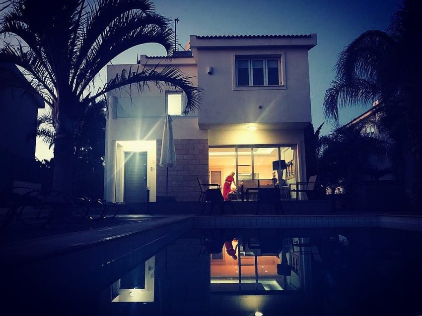 Таинственный отец не пришел на выписку Марии Порошиной с сыном из роддома Таинственный отец не пришел на выписку Марии Порошиной с сыном из роддома