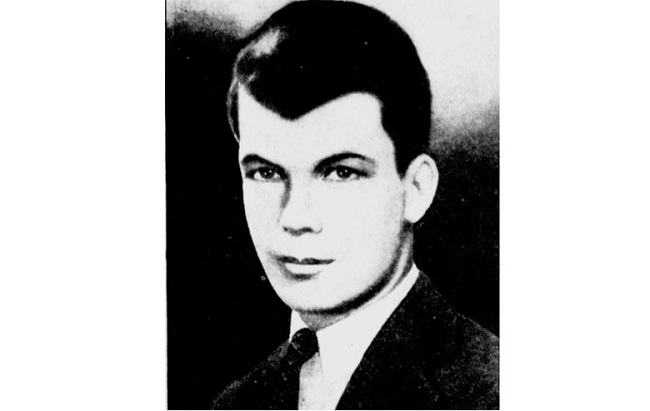 Все дело об убийстве Оуэна окружено целой сетью больших и маленьких загадок. Кто его убил и почему?