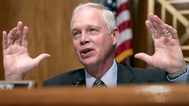 Путина свергнуть, черноморских моряков наказать, флот США ввести: За что Рона Джонсона не пустили в Россию Путина свергнуть, черноморских моряков наказать, флот США ввести: За что Рона Джонсона не пустили в Россию геополитика