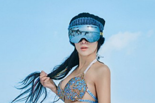 50-летняя китаянка снимается в бикини в мороз и ее форме завидуют буквально все 50-летняя китаянка снимается в бикини в мороз и ее форме завидуют буквально все Культура