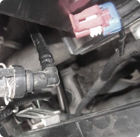 Замена клапана продувки адсорбера Lada Kalina