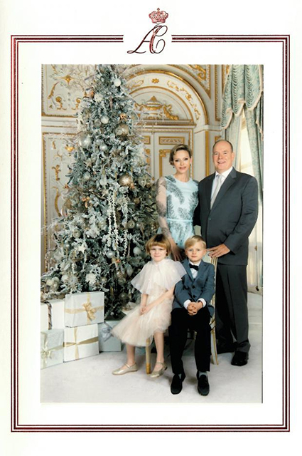 Королевская семья Монако представила рождественскую открытку: видео Монако, Альбер, князь, королевская, детьми, княгиня, вместе, Шарлен, праздники, другой, совсем, Рождество, семья, будет, действительно, отметил, красиво—, весьма, IIПраздновать, серебристая