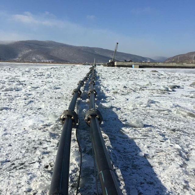 Воду из озера Байкал будут откачивать для экспорта в Китай  