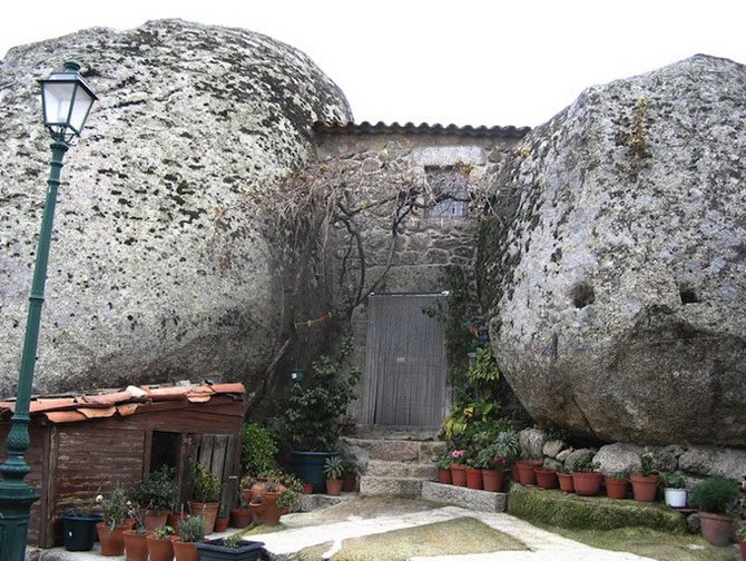 Монсанто: официально «самая португальская» деревня в мире Монсанто: официально «самая португальская» деревня в мире