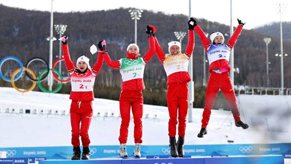Золотые наши девочки! В Пекине россиянки победили в лыжной эстафете