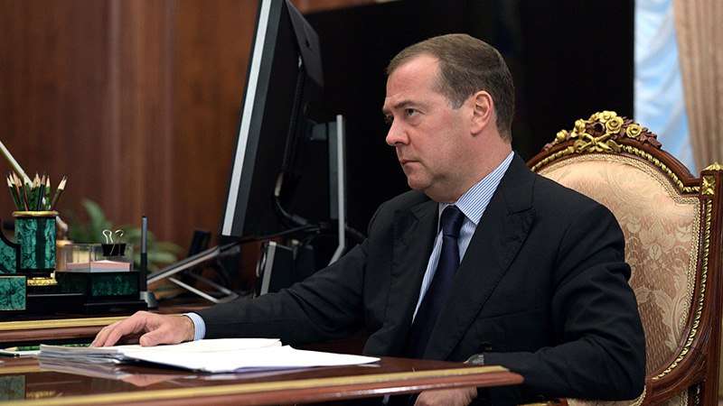 Медведев назвал невыполнимыми условия Зеленского по переговорам с Россией