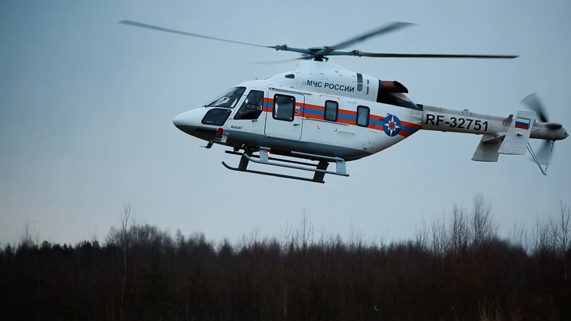 Пострадавших в ходе стрельбы в ижевской школы доставили в Москву самолетом МЧС