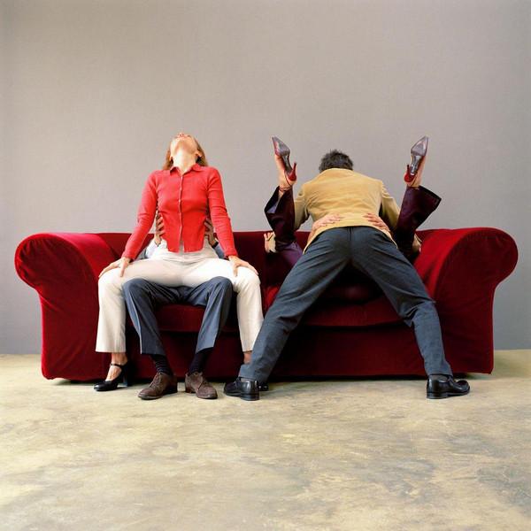 Одетая порнография – фотографический оксюморон Эдуара Леве Одетая порнография – фотографический оксюморон Эдуара Леве