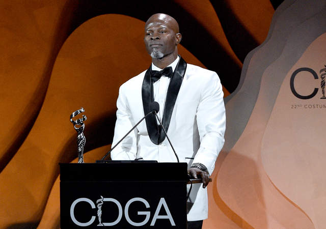 Золотая богиня: Шарлиз Терон в эффектном наряде на премии Гильдии костюмеров Звезды,Красная дорожка