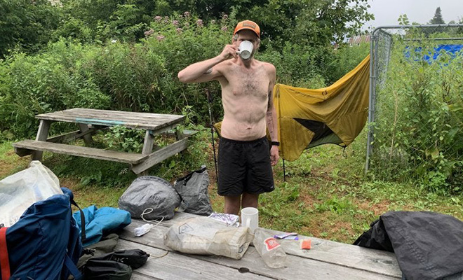 Мужчина прошел 3 тысячи километров по тропе и сравнил свои изменения от ходьбы с исходной формой Мужчина прошел 3 тысячи километров по тропе и сравнил свои изменения от ходьбы с исходной формой Культура