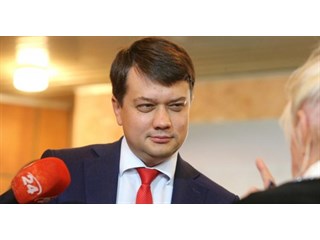 Сила против Зеленского. Разумков идет в партийные «фюреры»