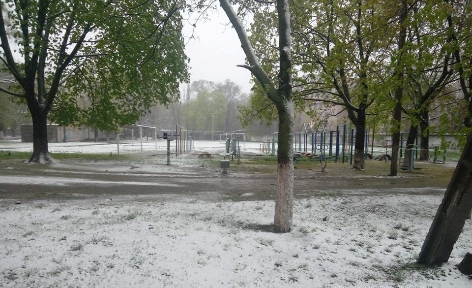 В Днепропетровске ЧП: в середине апреля выпал снег и обьявили штормовое предупреждение