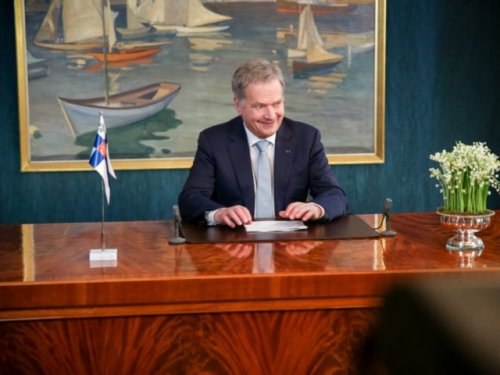 ТОП-10: Как выглядят рабочие столы глав государств со всего света ТОП-10: Как выглядят рабочие столы глав государств со всего света мебель