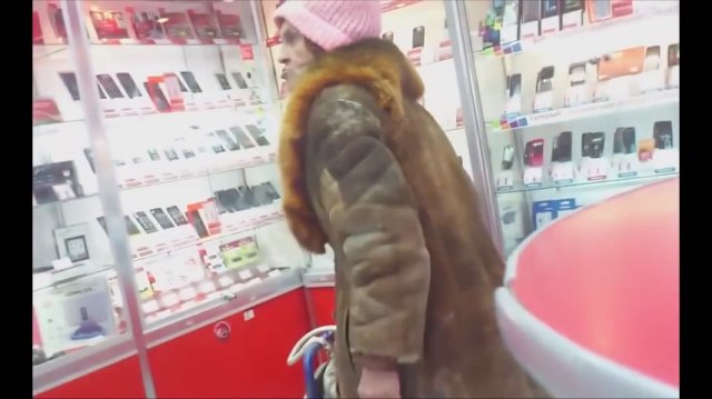 Бешеные клиентки в магазинах Бешеные клиентки в магазинах