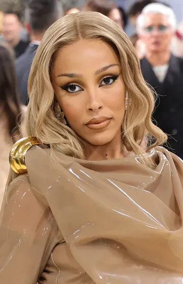 Met Gala — 2026: Кэти Перри, Сергей Брин с возлюбленной, Doja Cat, Лена Данэм на красной дорожке Николь, Кидман, Герелин, возлюбленной, Метрополитенмузее, Уильямс, Vogue, ПерриКэти, Винтур, Санчес, актриса, Лорен, НьюЙорке, благотворительный, вечера, проходит, Винус, Джефф, Безос, планеты