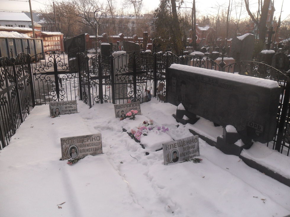 Могилы погибших "ореховских" на Введенском кладбище Москвы. Фото: © wikipedia.org