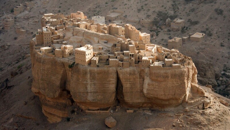 Йемен: города и деревни на камне Хадрамаут, плато, несколькими, является, кирпича, западе, сырцового, домов, десятилетия, последние, Даван, метров, части, Йемена, сухими, высоту, город, Шибам, который, также