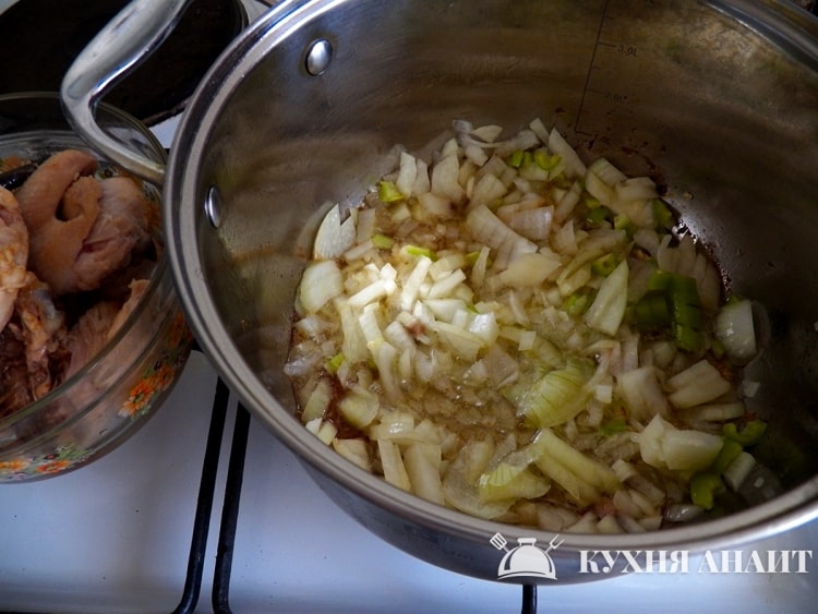 Суп-пюре из томатов и печеных красных перцев с консервированной кукурузой перцы, курицу, выложить, минут, добавить, обжарить, можно, использовать, овощи, “Окорочка, нарезать, сухарики, данного, вообще, кастрюлю, сковороде, плиту, добавлять, масло, порционные