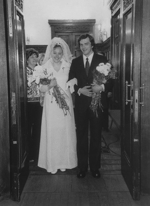 В чем выходили замуж звезды советской эпохи: редкие свадебные кадры 