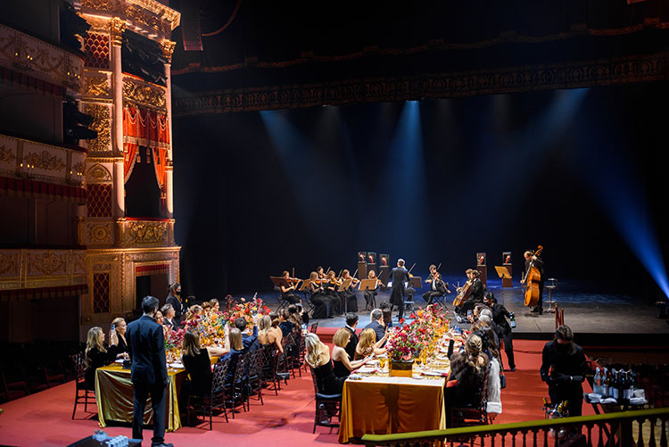 Светлана Бондарчук, Полина Киценко и другие на необычной выставке ювелирного бренда Светлана Бондарчук, Полина Киценко и другие на необычной выставке ювелирного бренда Звезды,Новости о звездах