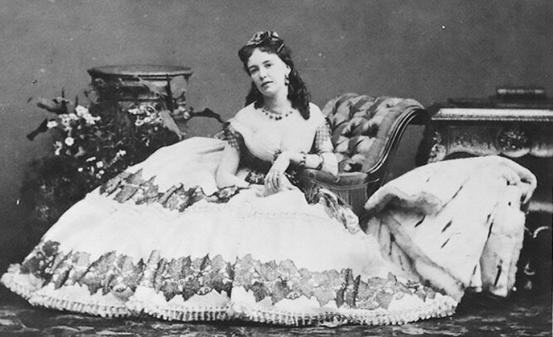 Кора Перл — куртизанка, которую «подали» гостям голой на блюде - свежие новости на Toplenta